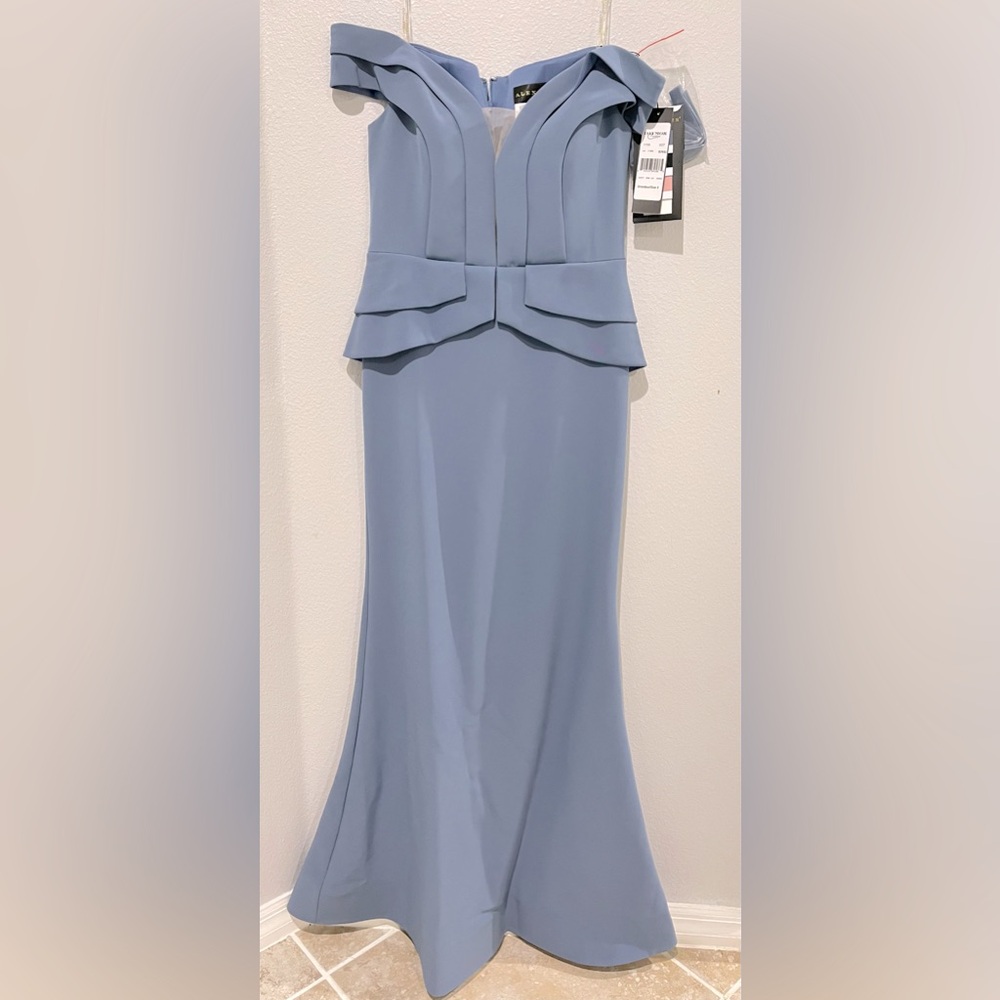 Alexander by Daymor Mother of the bride and Evening dresses 1159 size 8 - Picture 4 of 13